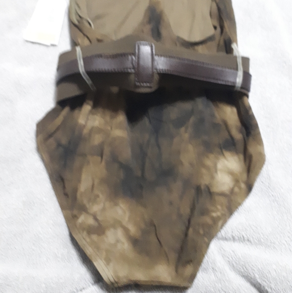 Ladies one piece bathing suit with belt. - Picture 5 of 13